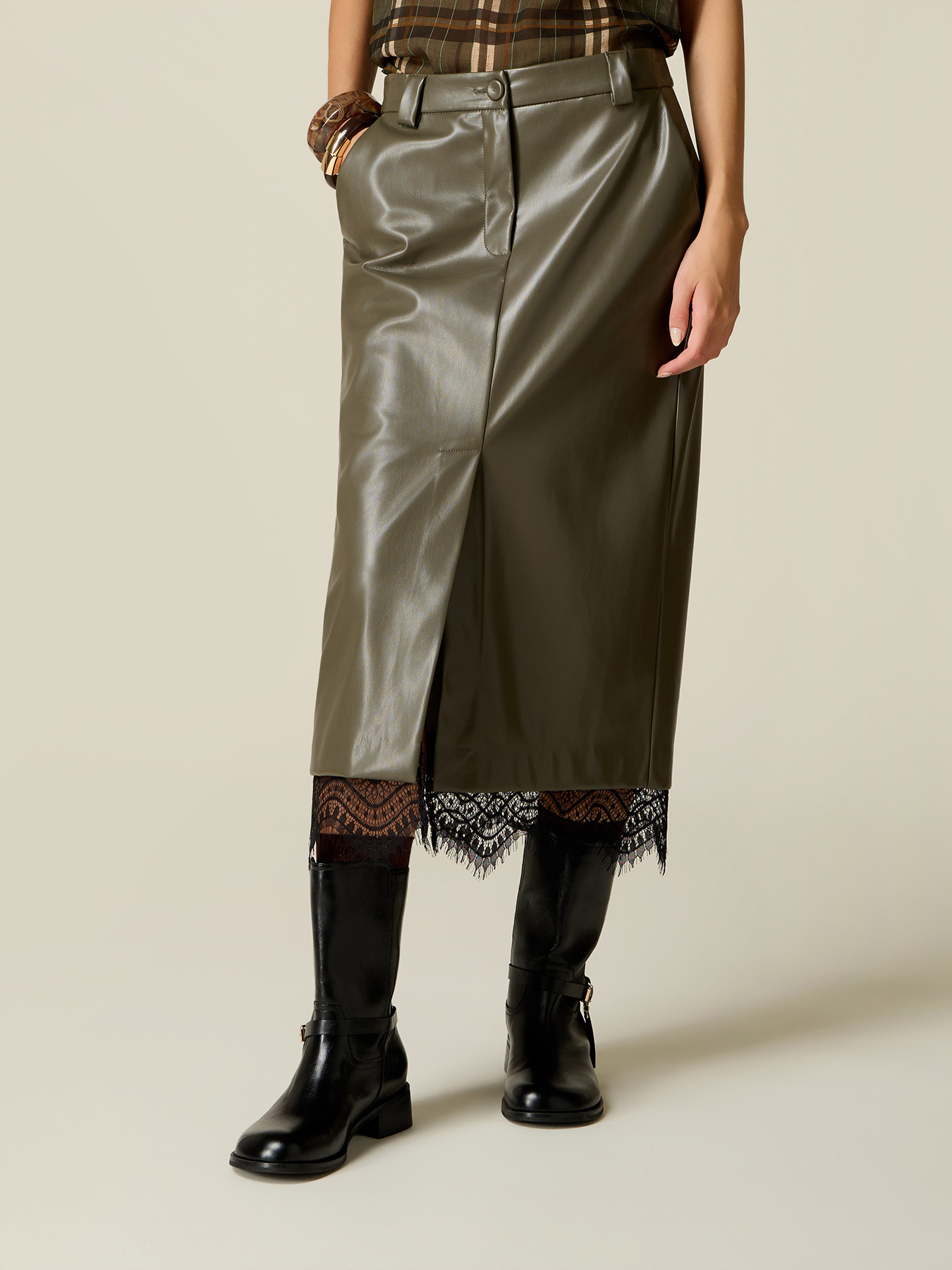 Midi pencil skirt with lace image number 3