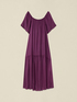 Langes schulterfreies Kleid aus Satin image number 3