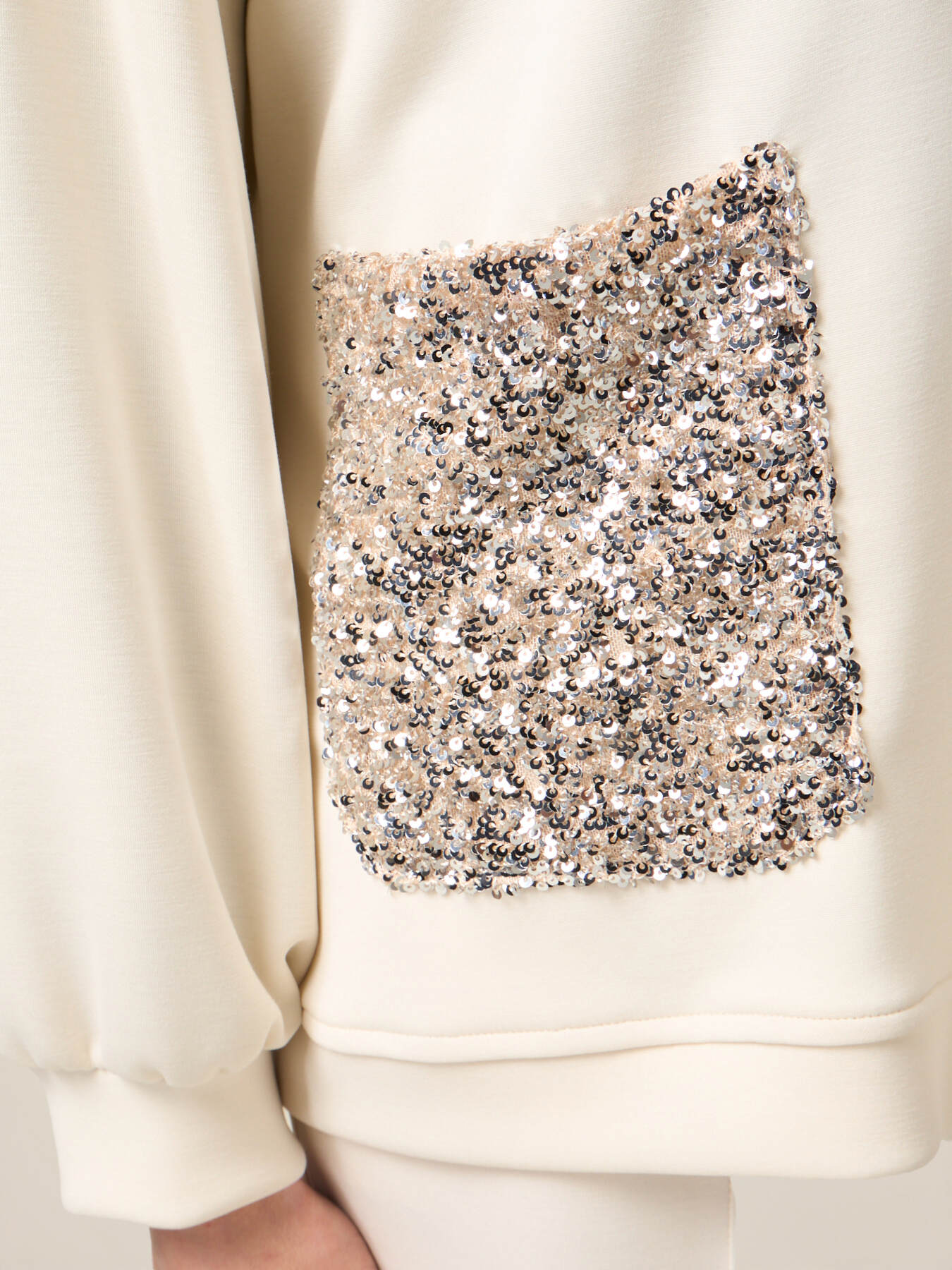 Soft-Touch-Sweatjacke mit Pailletten image number 2
