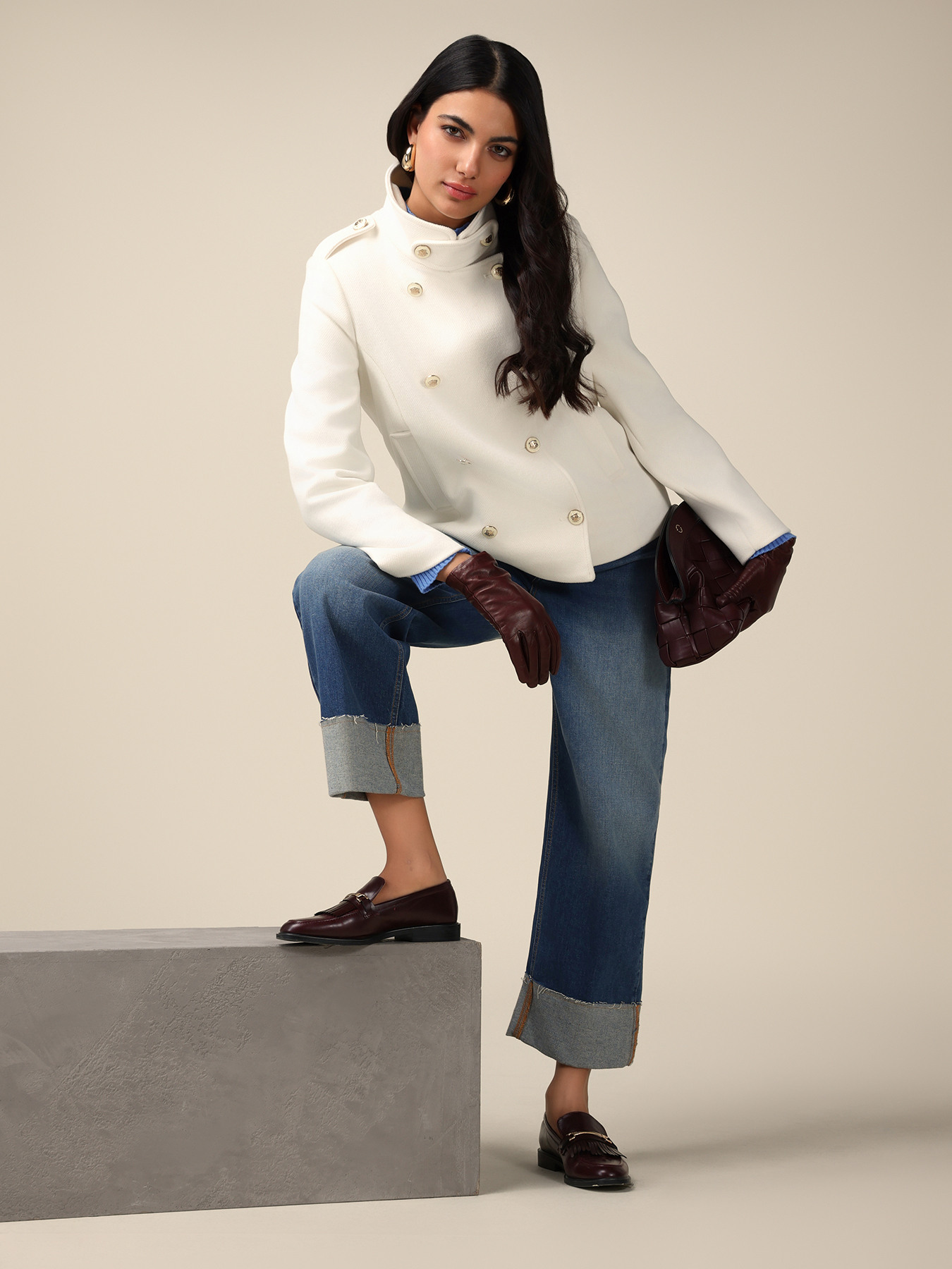 Cropped jeans with turn-up image number 0