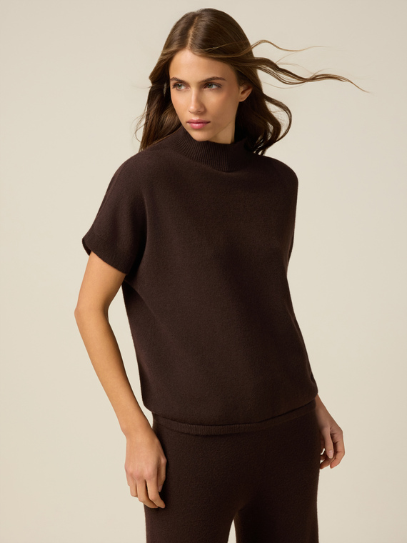 Short-sleeve turtleneck sweater