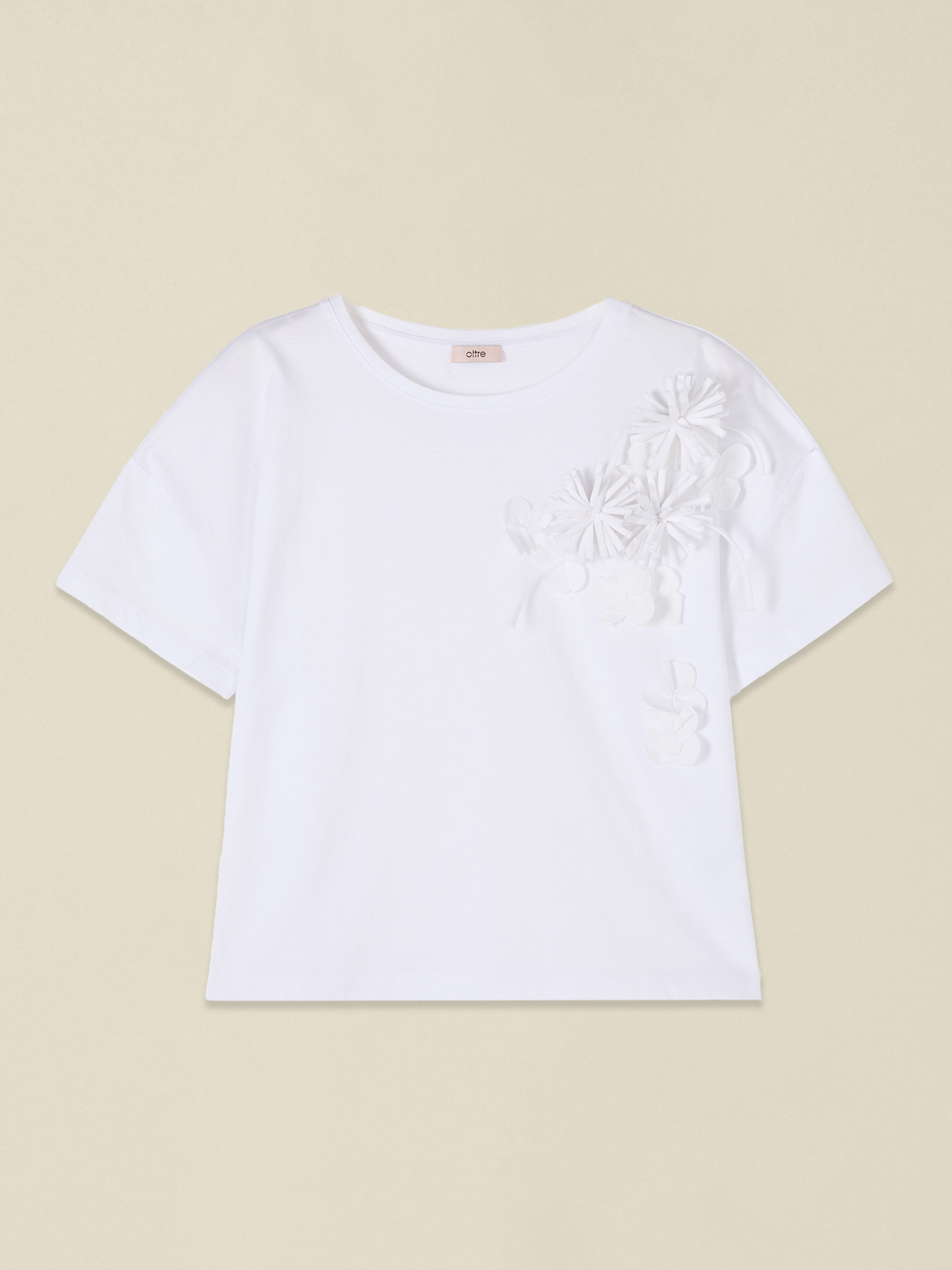 T-shirt with floral appliqu&eacute;s image number 3