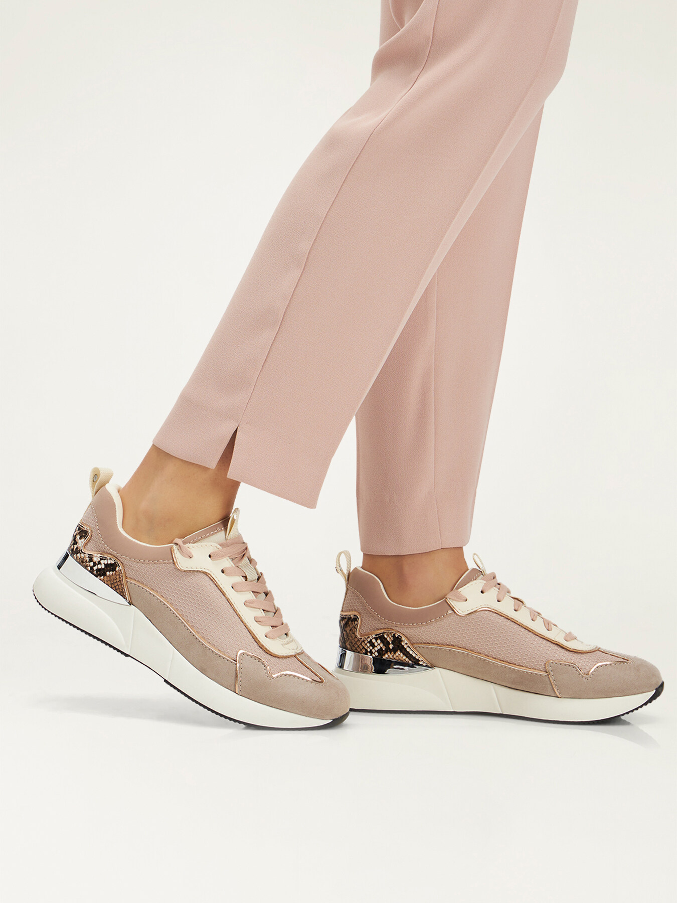 Sneakers combinate image number 0