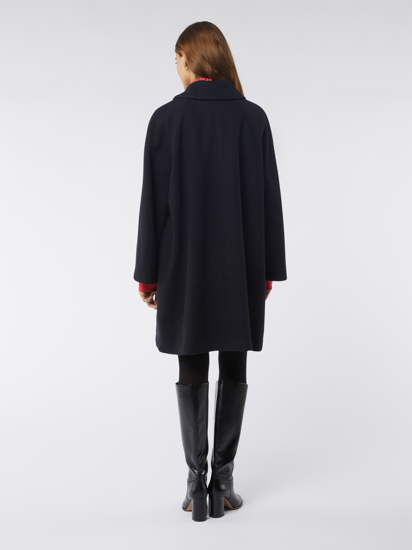 Abrigo amplio image number 1