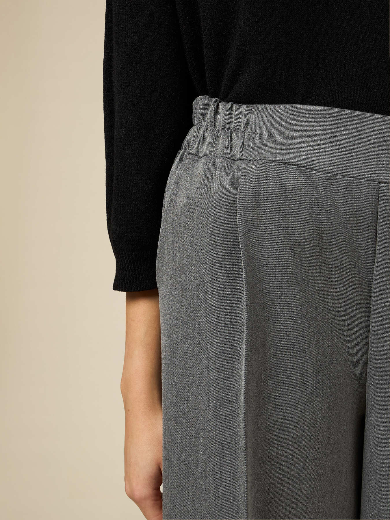Pantaloni a palazzo cropped image number 2