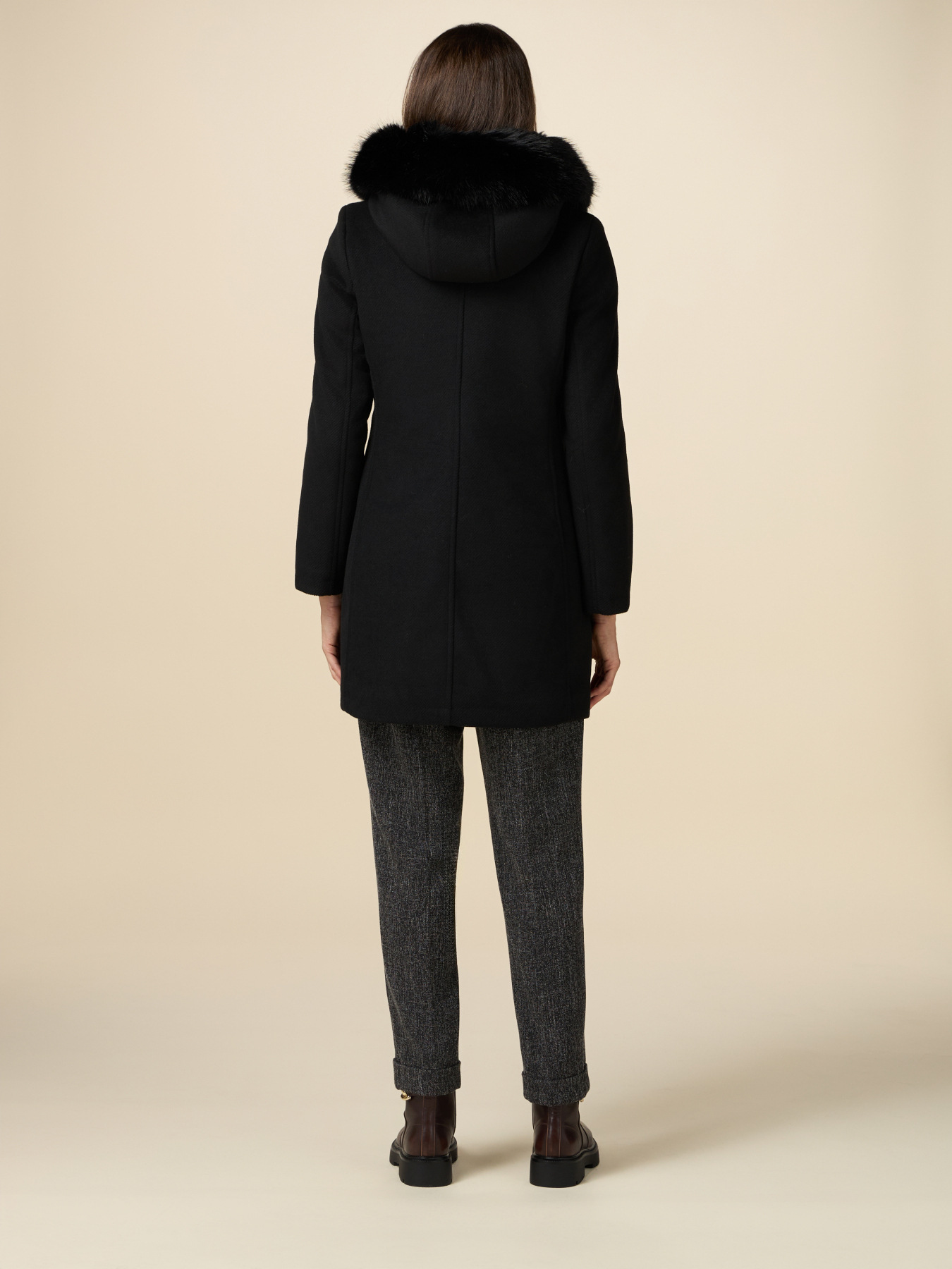 Manteau avec bordure en fourrure et int&eacute;rieur matelass&eacute; image number 1