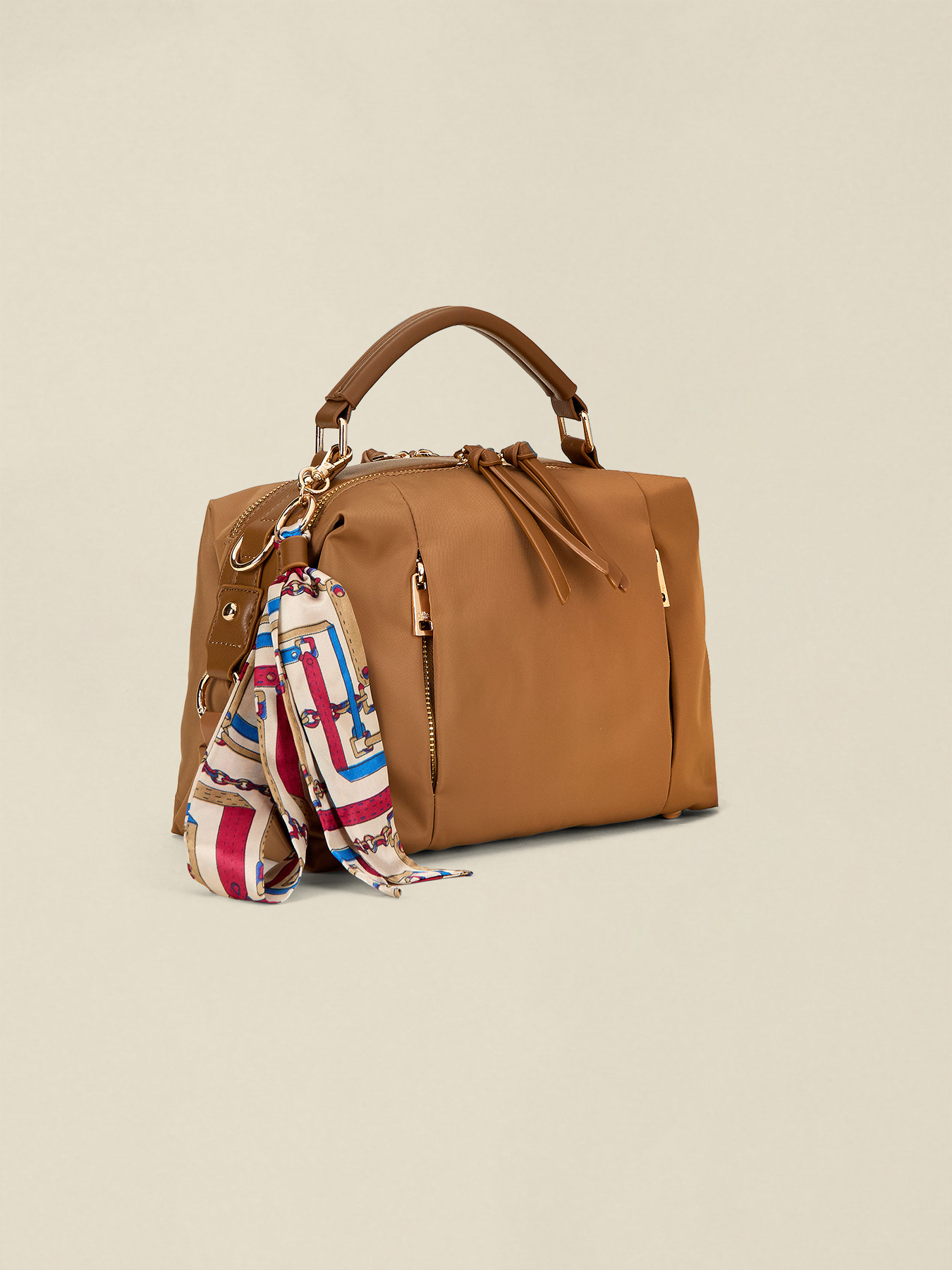 Shoulder bag with scarf, chain and mini pouch image number 3