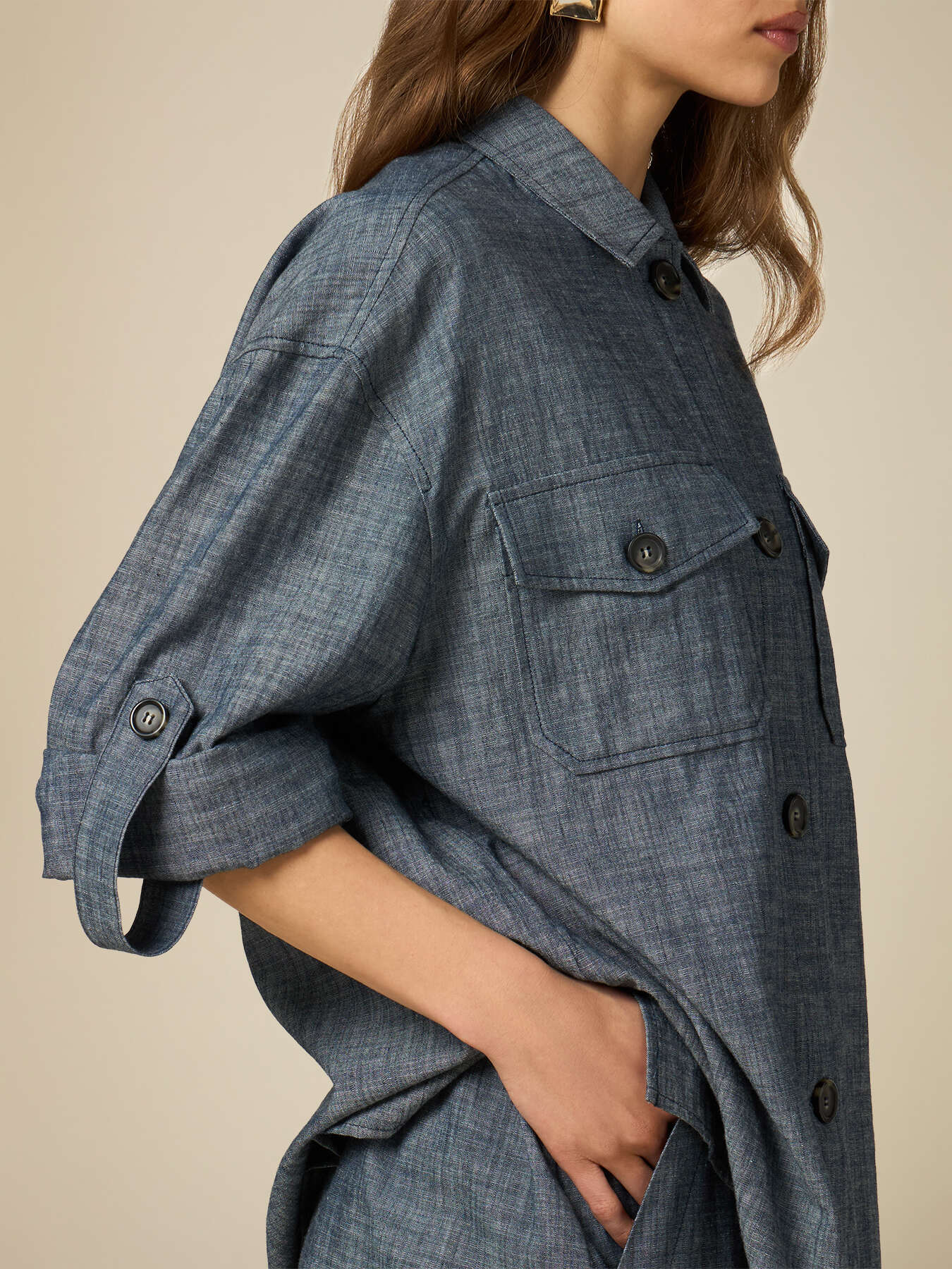 Camisa amplia mezcla de lino efecto denim image number 2
