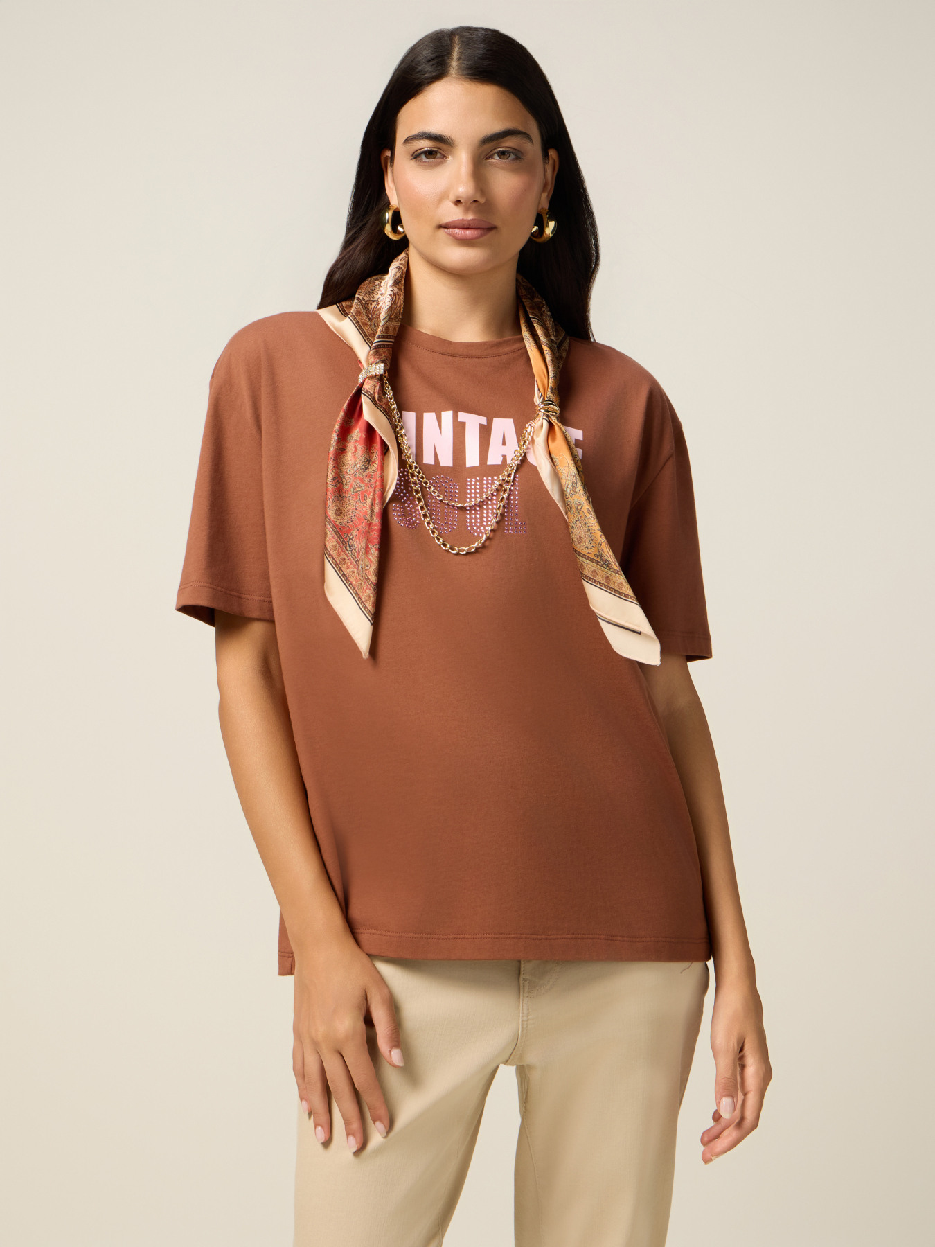 T-shirt with scarf image number 0