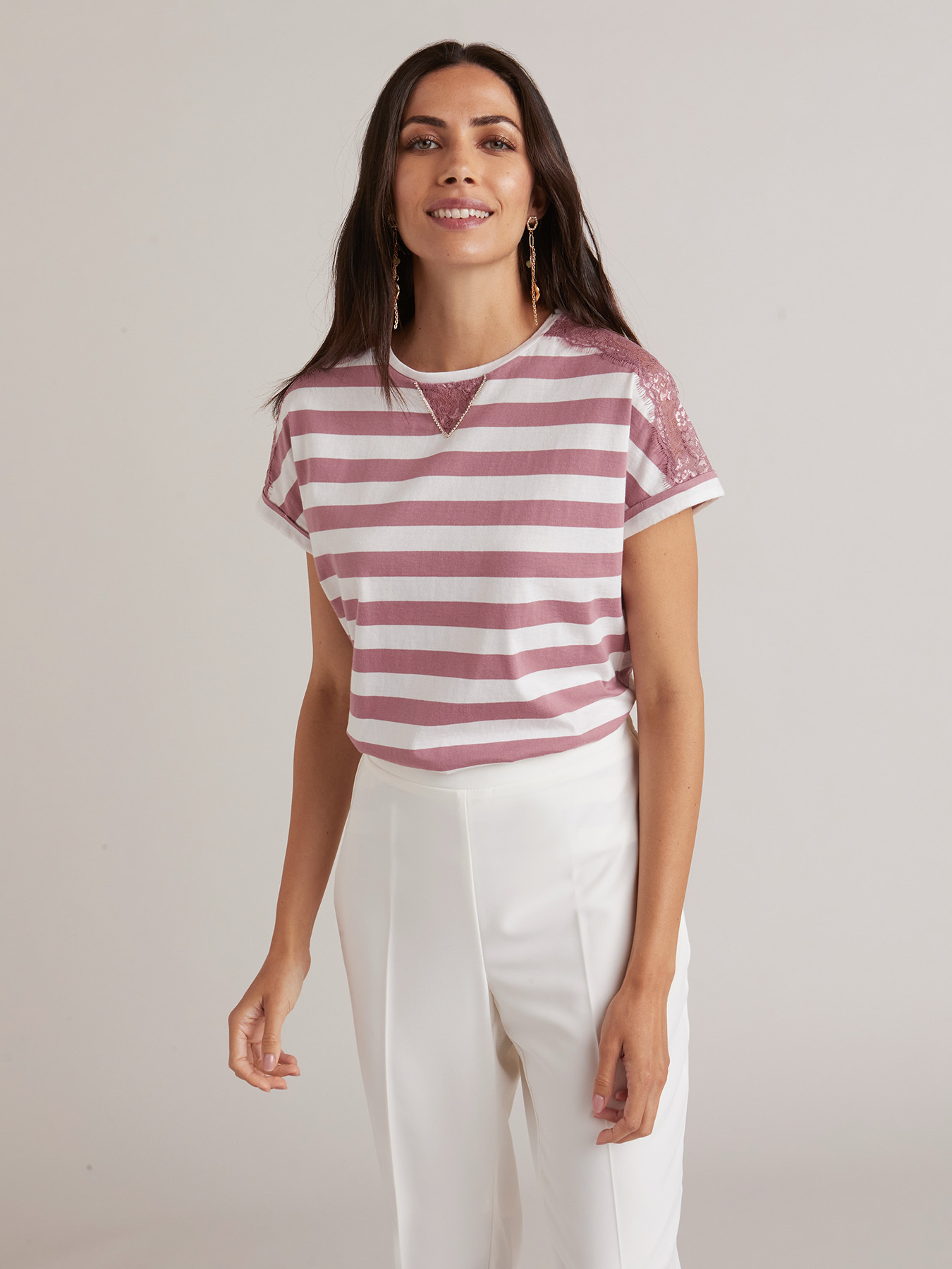 Striped T-shirt with lace and rhinestones image number 1