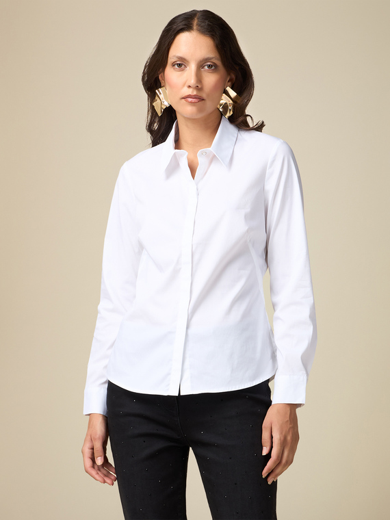 Chemise avec bouton bijou