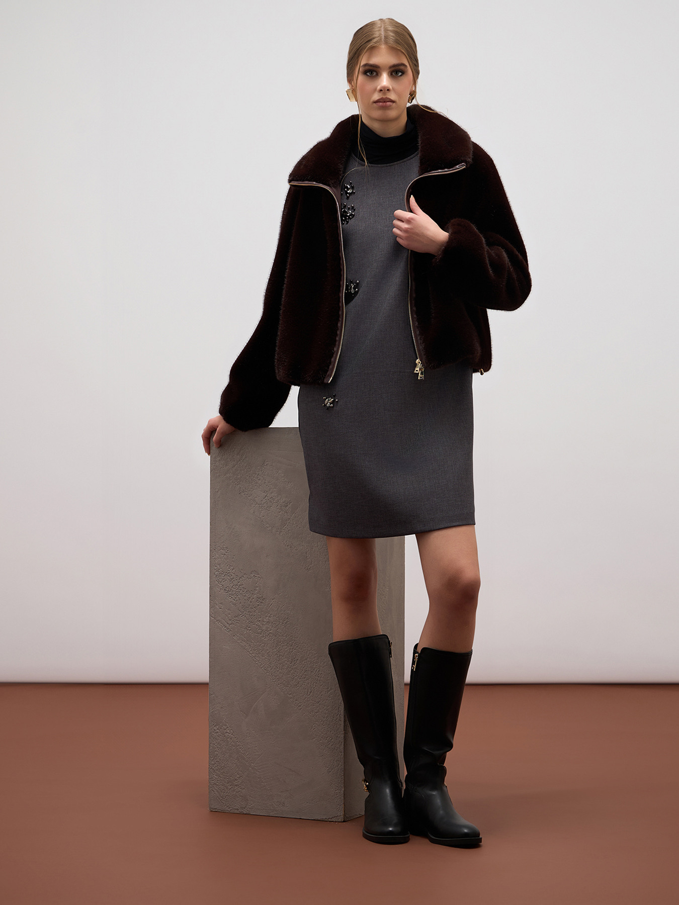 Flannel dress with stones image number 3