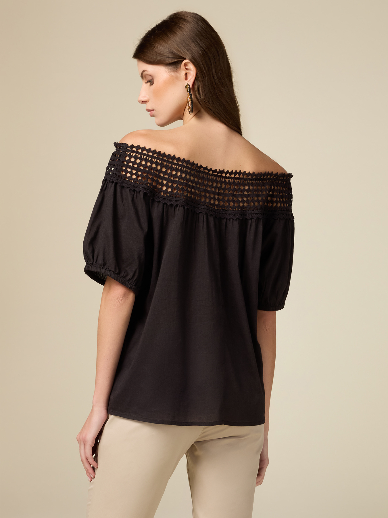 Camiseta con borde de macram&eacute; image number 1