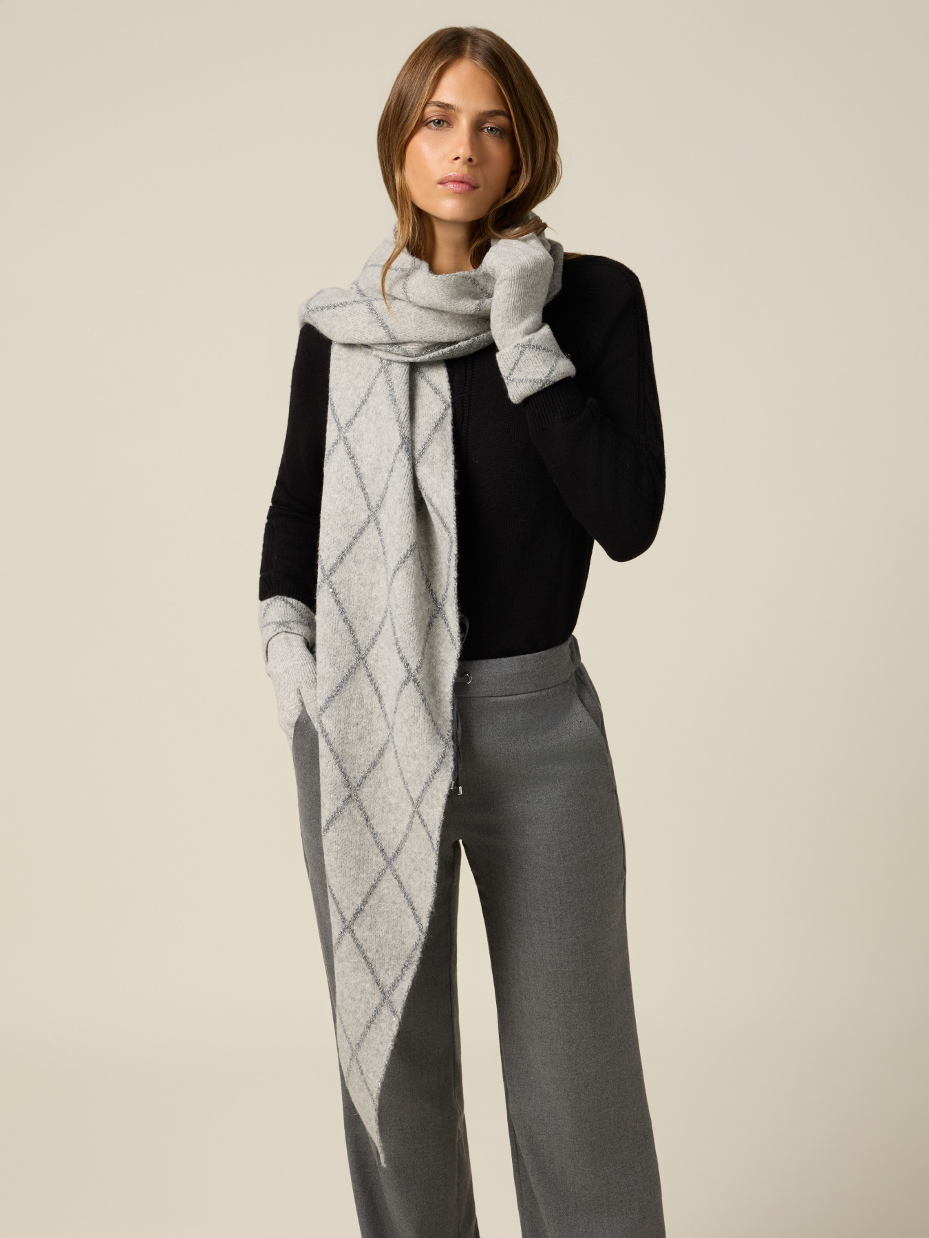 Schal mit Lurex-Stickerei image number 0