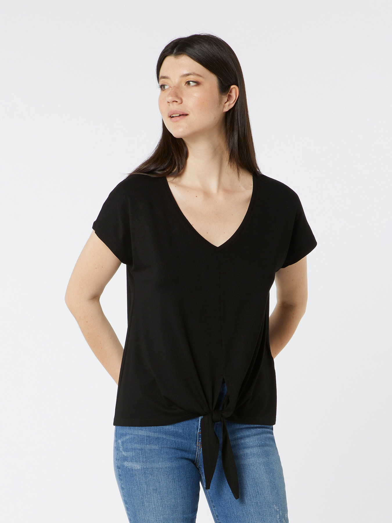 Camiseta con nudo image number 0