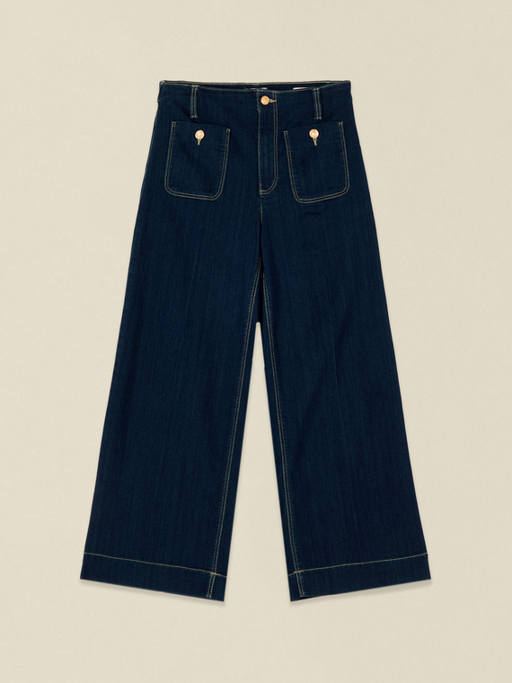 High-waisted cropped jeans with embellishments