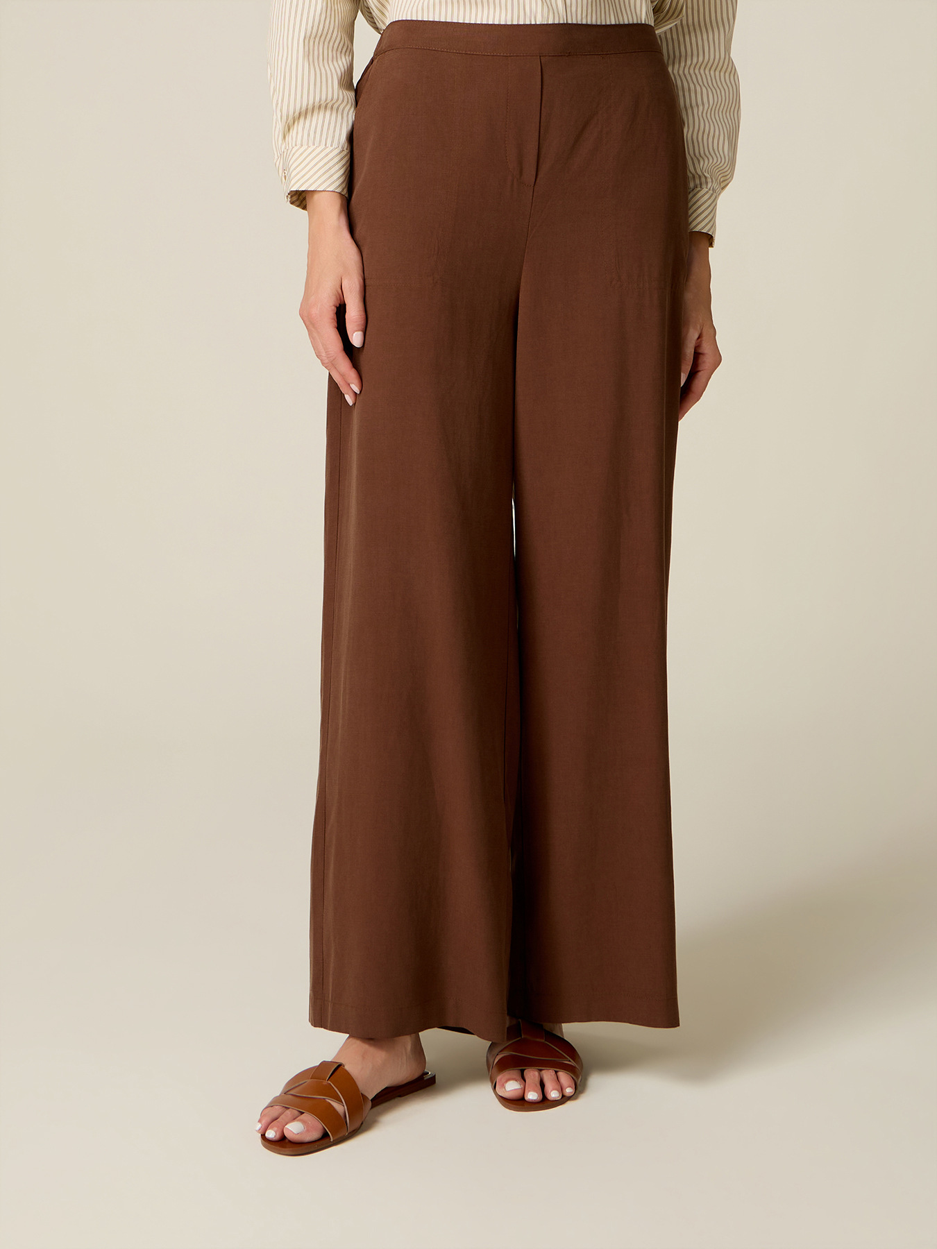 Wide-leg linen blend trousers image number 3