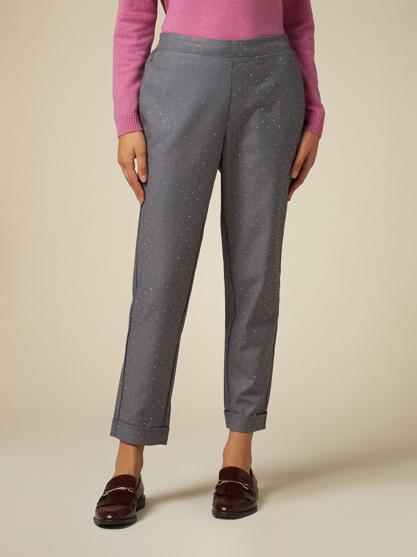 Joggers con tachuelas image number 3