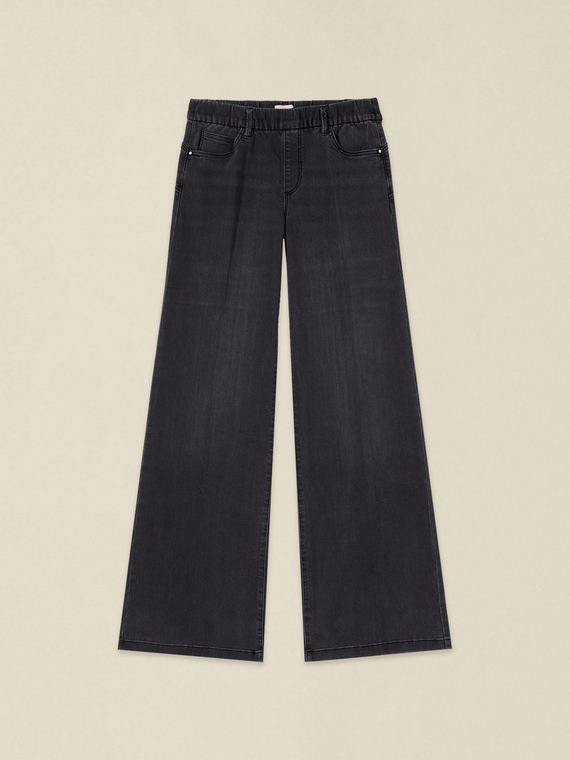 Wide-leg jeans with elasticized waist