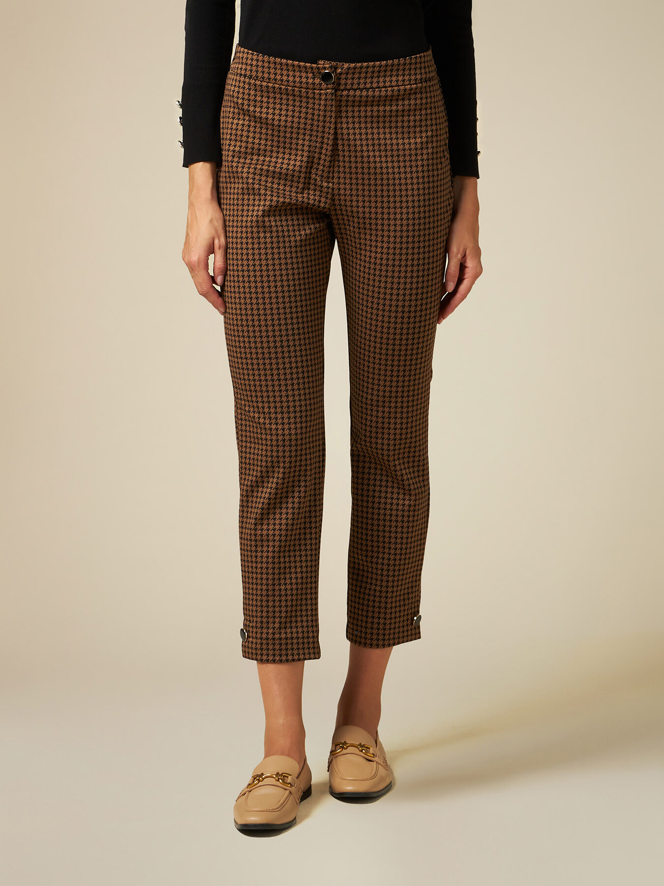 Pantalones chinos de punto milano estampados image number 3