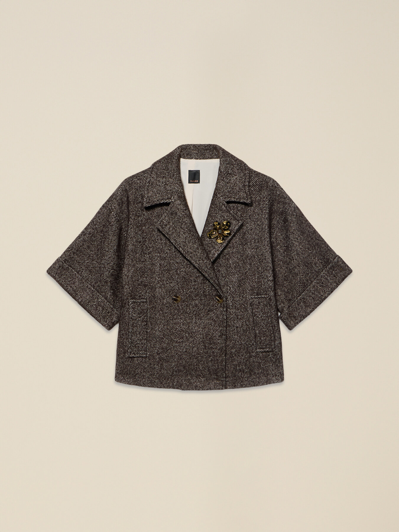 Capa cruzada mezcla de lana con broche image number 3