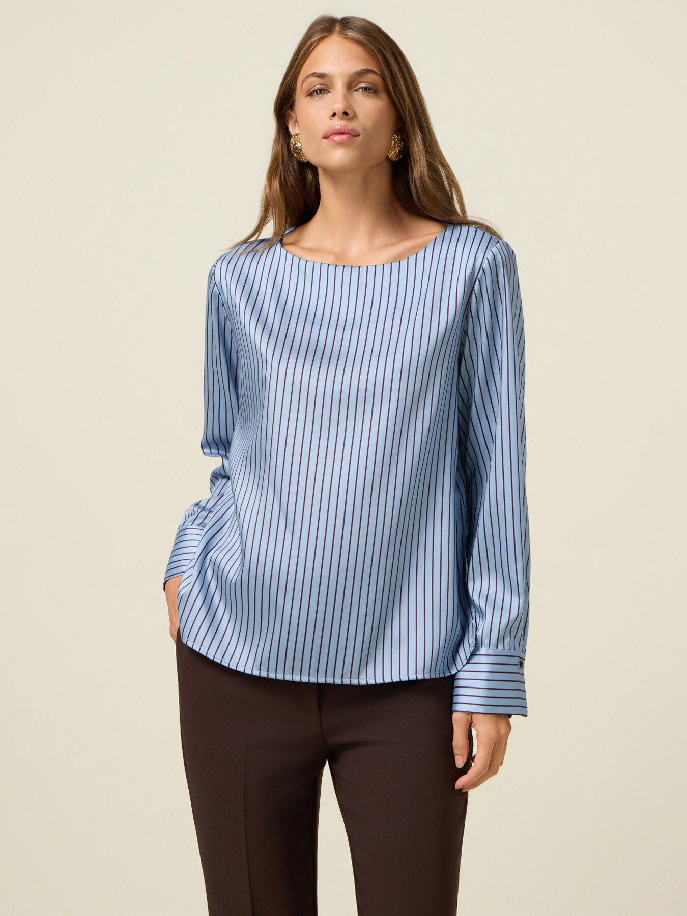 Blusa de sat&eacute;n a rayas image number 5