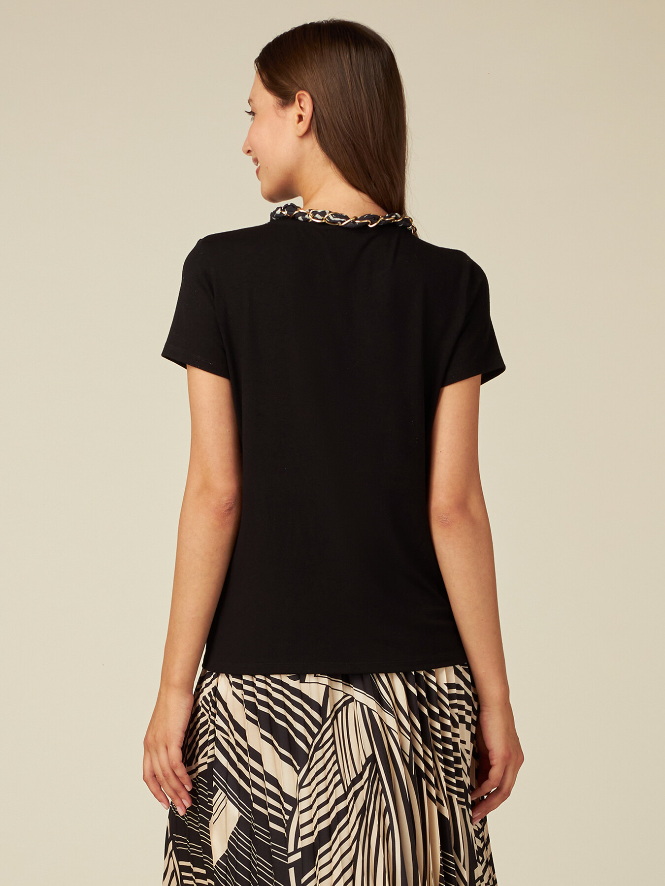 T-Shirt mit Halstuch image number 1