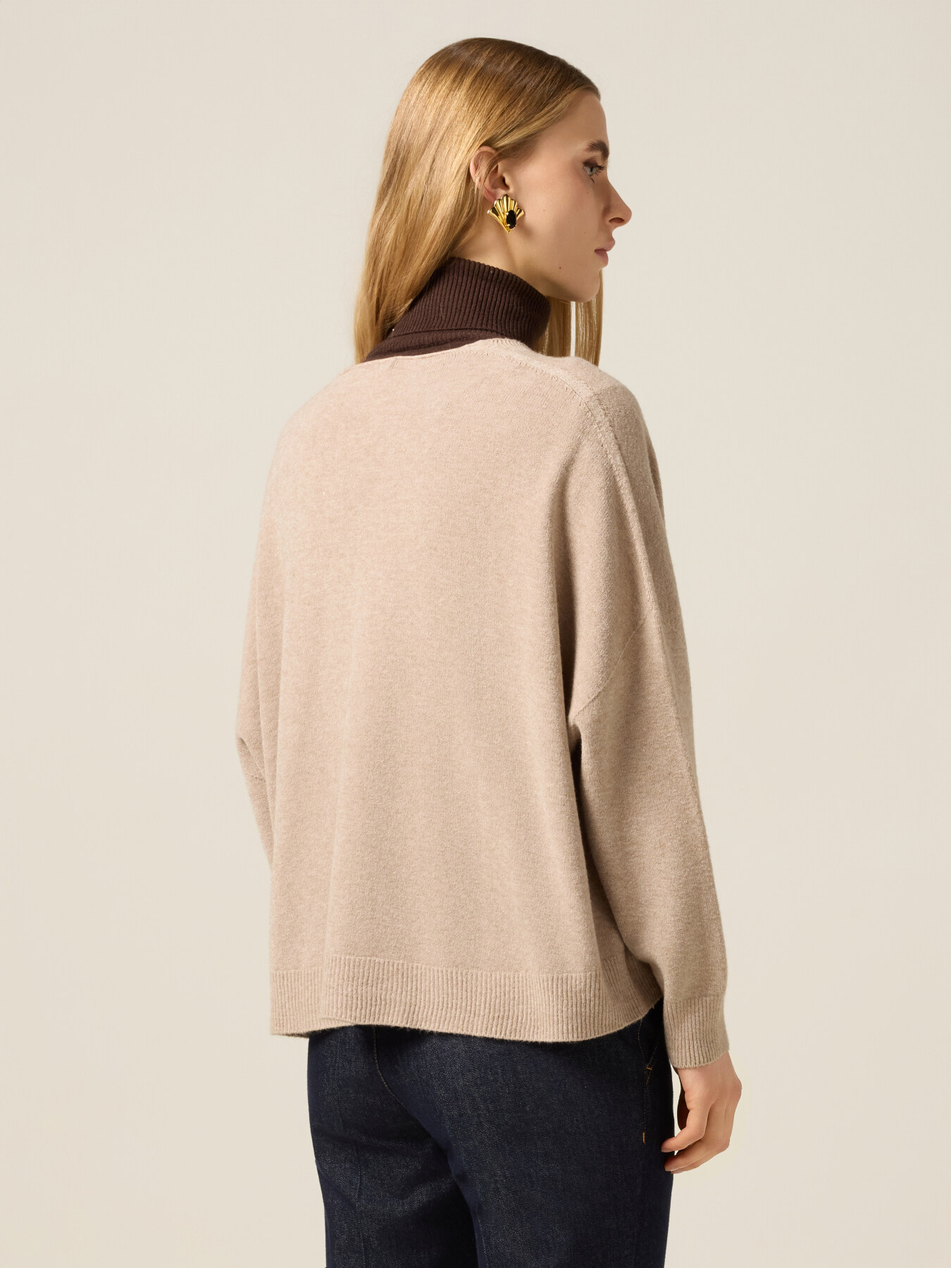 Viscose blend V-neck sweater image number 1