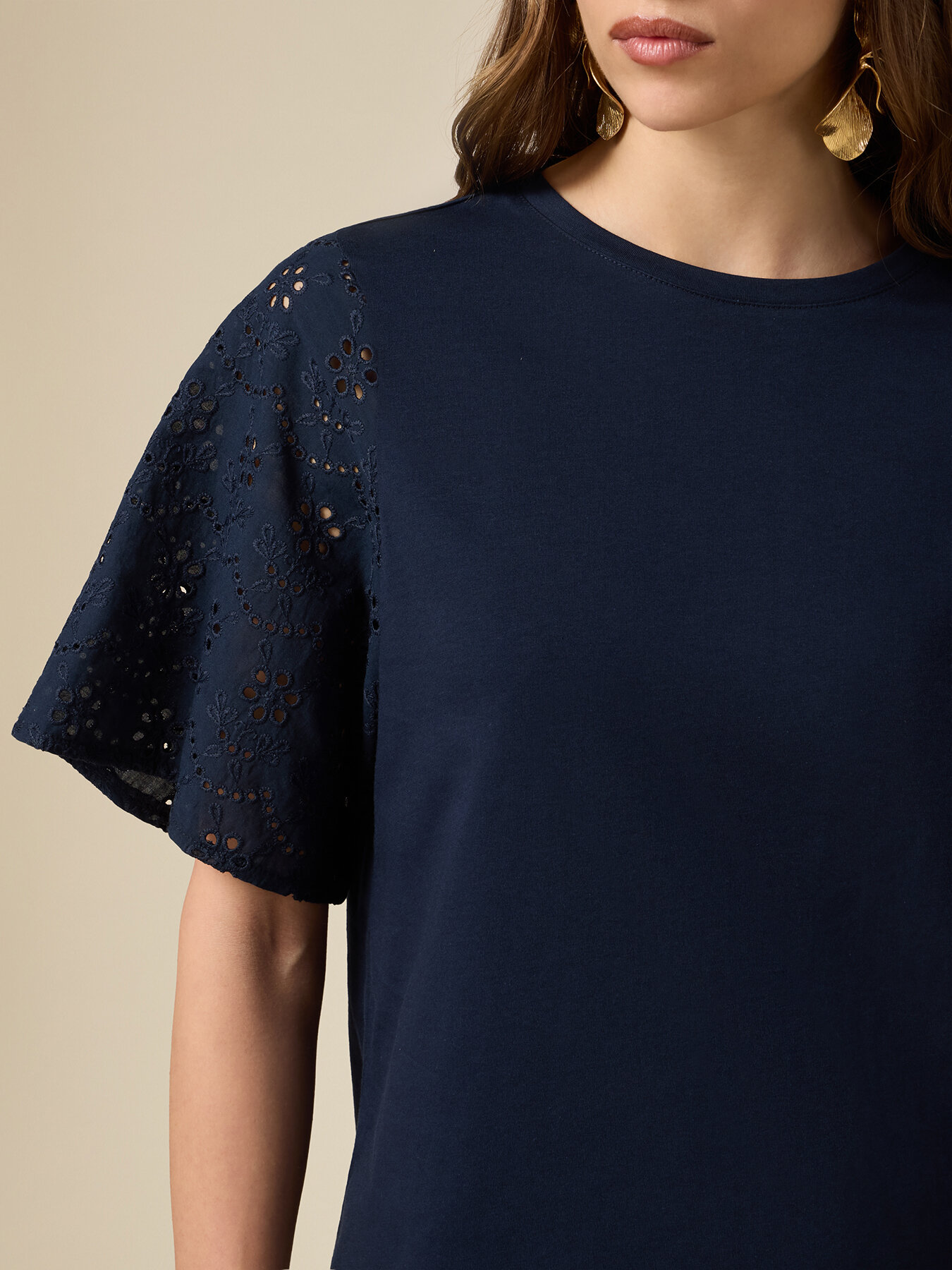 T-Shirt mit &Auml;rmeln aus St. Galler-Spitze image number 2