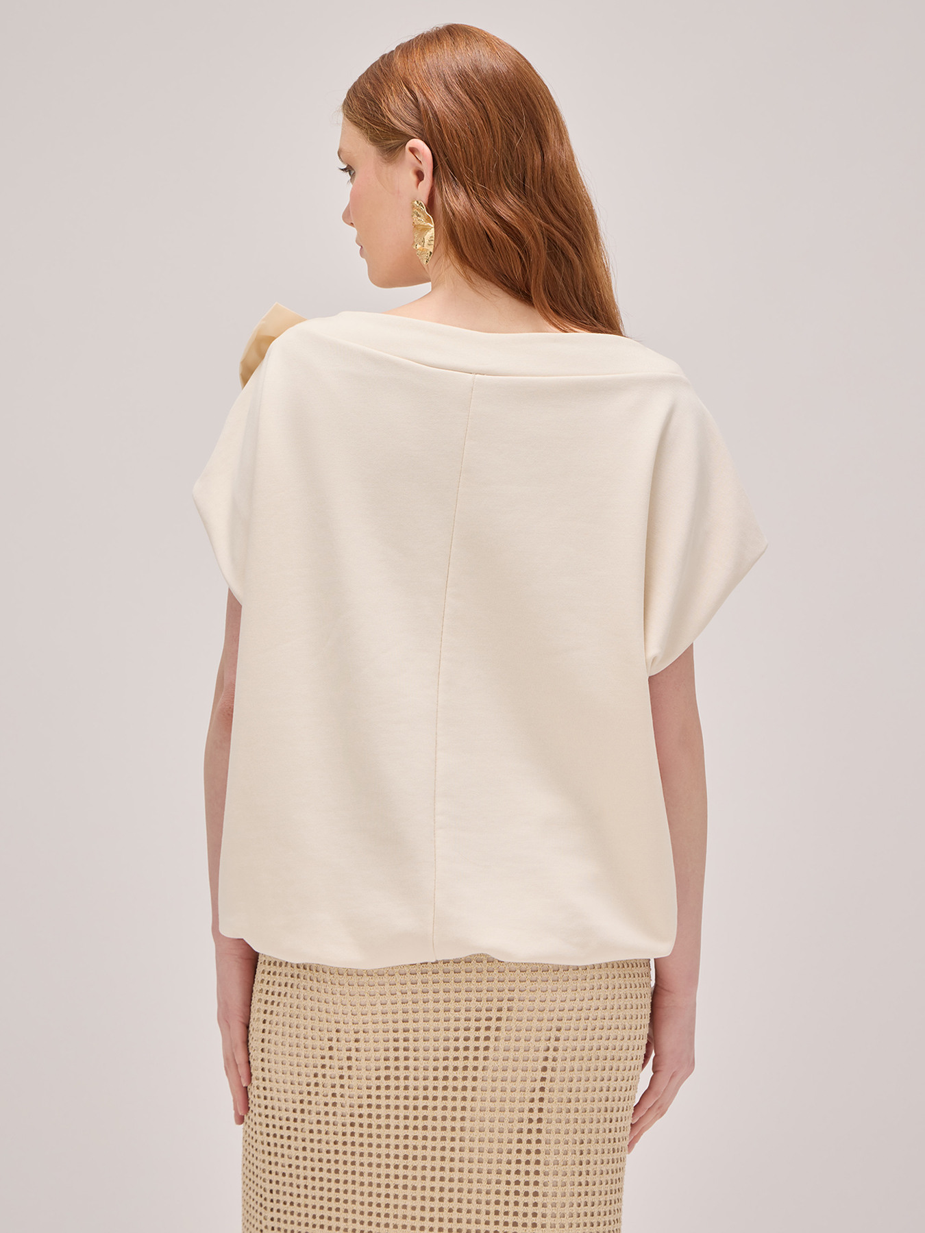 Boxy-Sweatshirt mit Schleifenbrosche image number 1