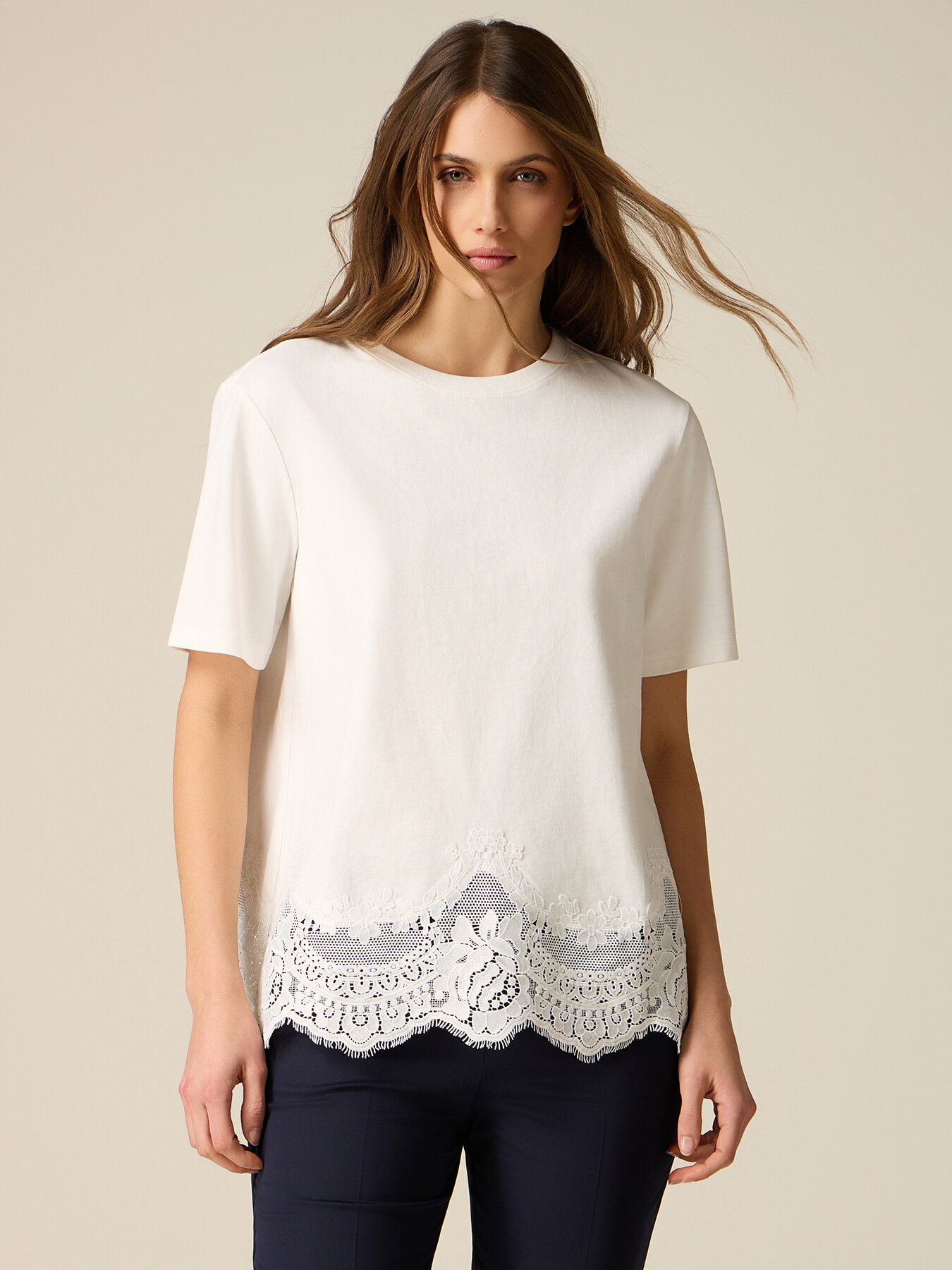 T-shirt in cotone con bordo in pizzo image number 0