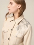 Chaqueta de algod&oacute;n con bordado de joya image number 2