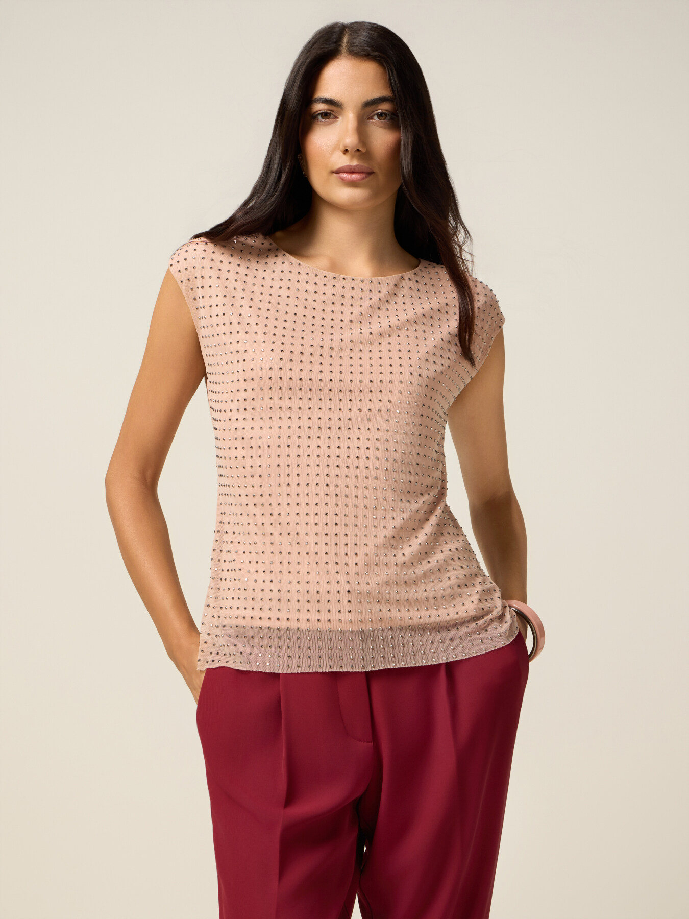 Top de tul con tachuelas image number 3