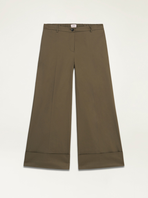 Cropped trousers with turn-up