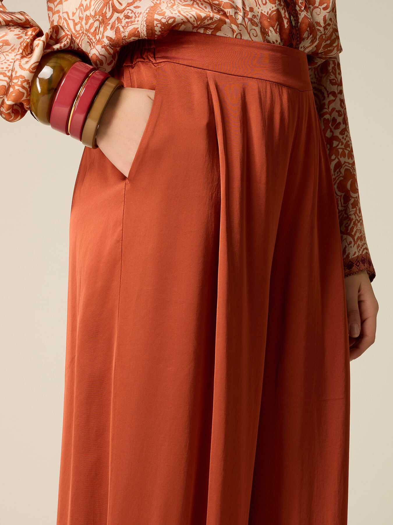 Satinhose mit Gummizug am Beinabschluss image number 3