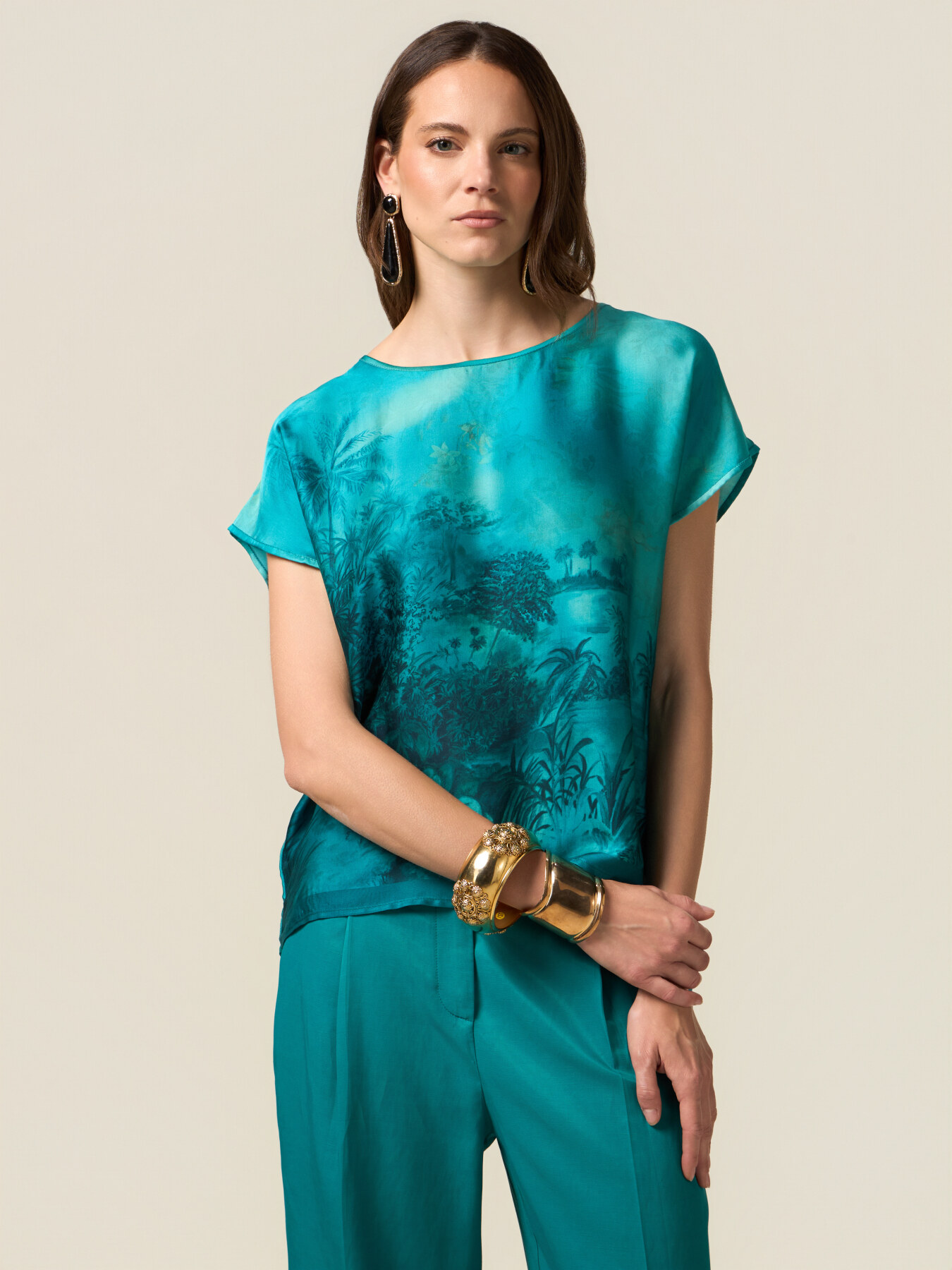 Blusa de sat&eacute;n estampada image number 0