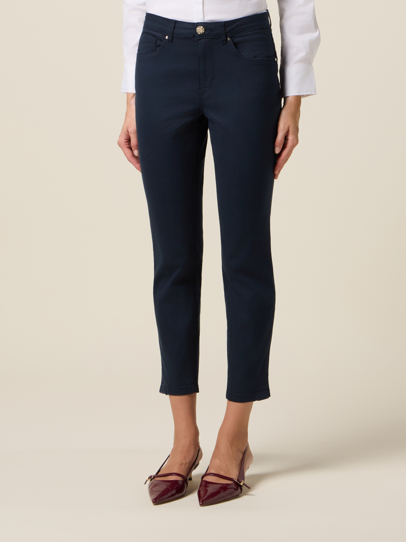 Pantaloni skinny din bumbac și tencel cu nasture bijuterie image number 3