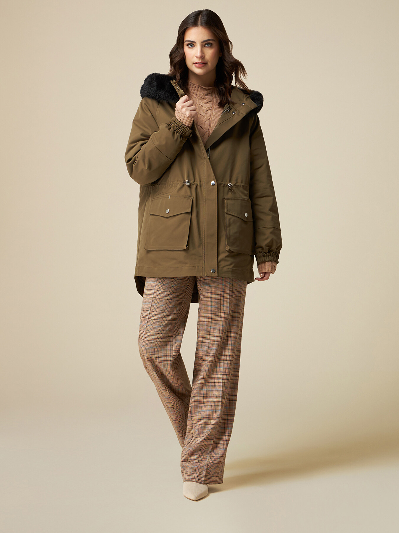 Parka con relleno y pelo desmontable image number 3