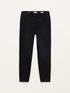 Schwarze Skinny-Jeans mit Kristallen image number 4