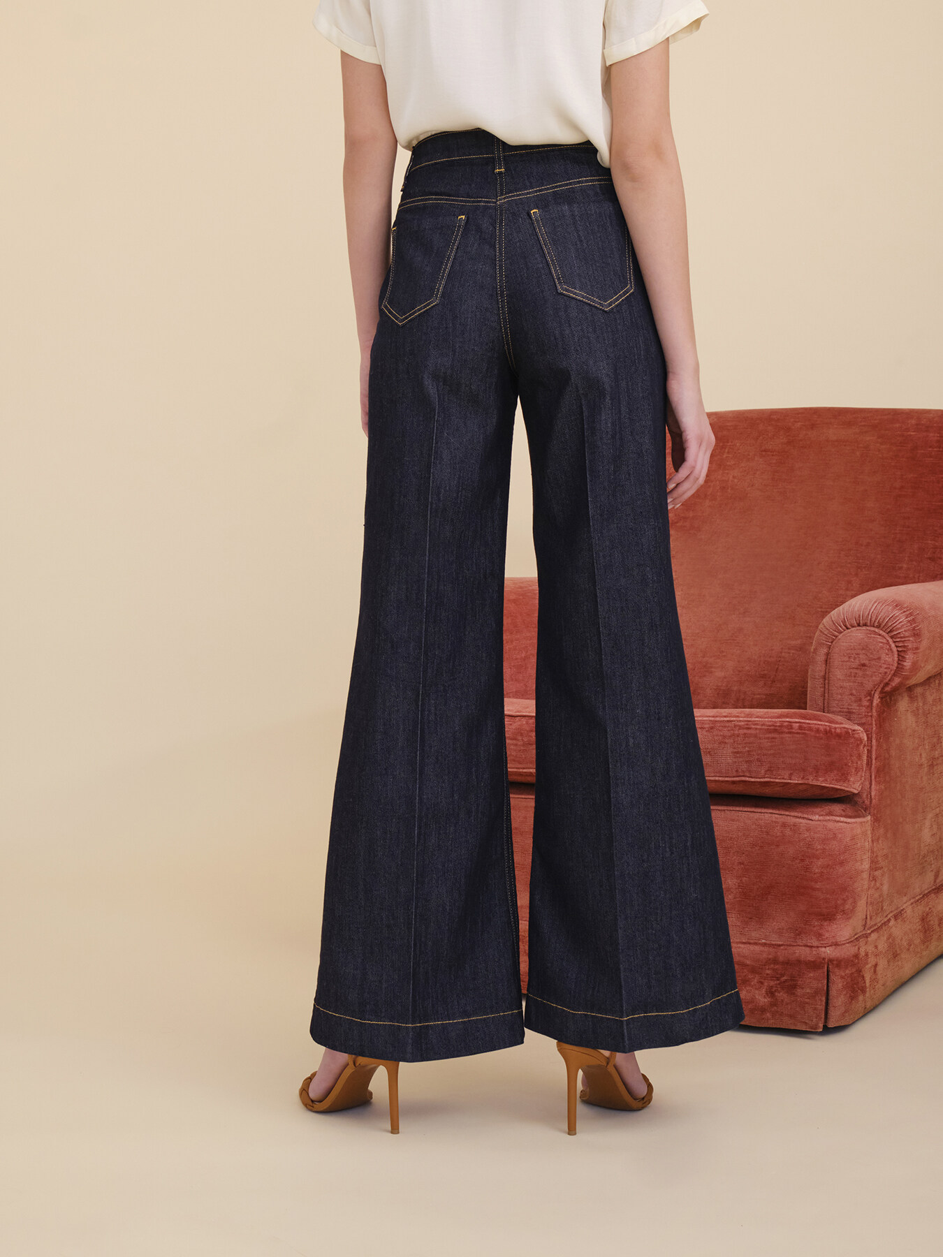 Flared wide-leg jeans image number 1