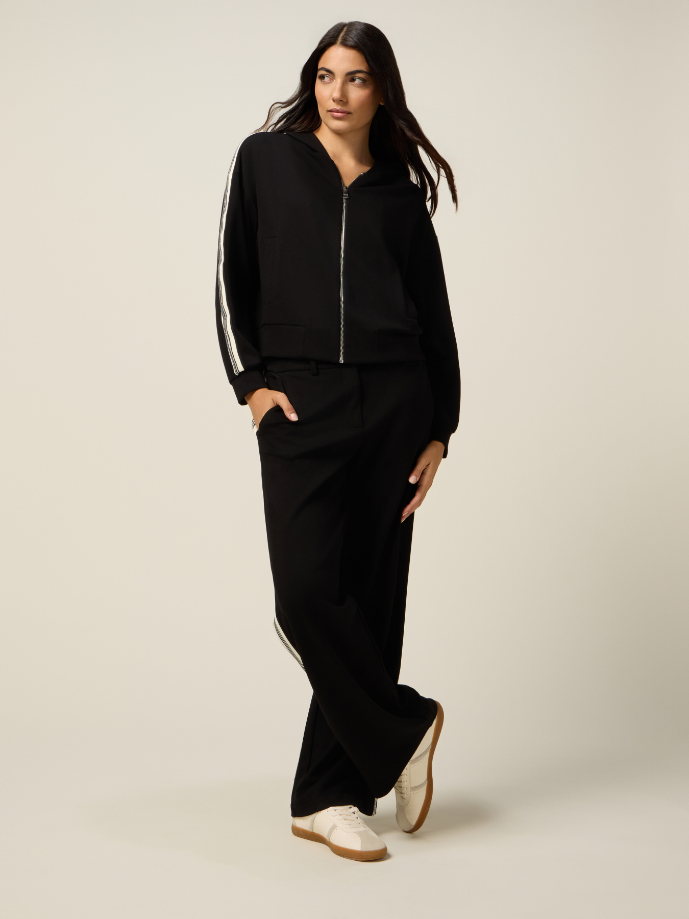 Felpa soft touch con zip e cappuccio image number 3