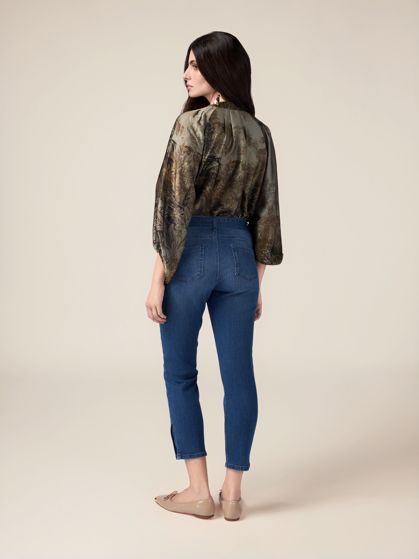 Jeans mit G&uuml;rtel und Schmuckschnalle image number 1