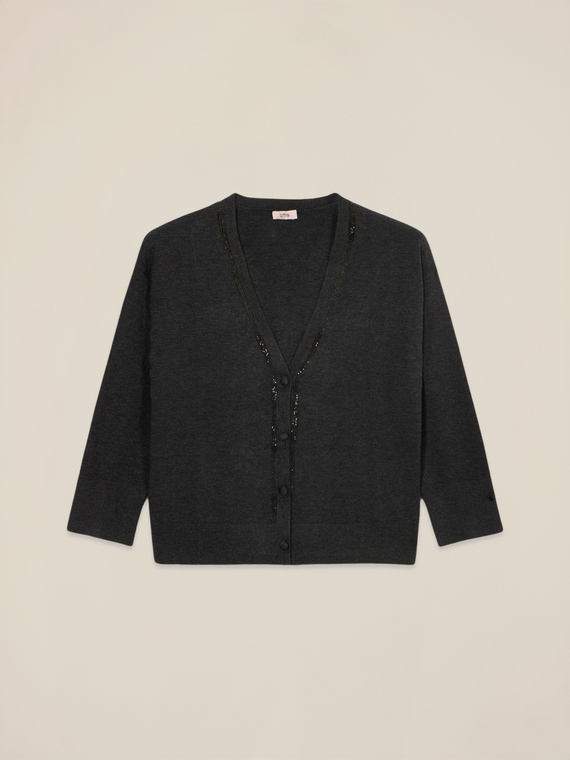Fine knit cardigan with appliqu&eacute;s