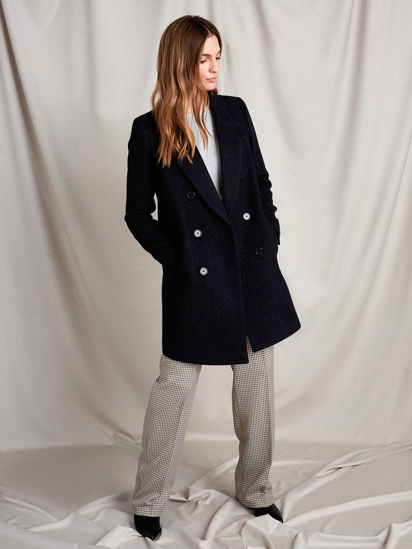 Abrigo de un solo color de lúrex image number 2