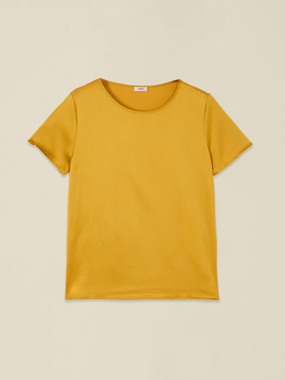 Two-material T-shirt