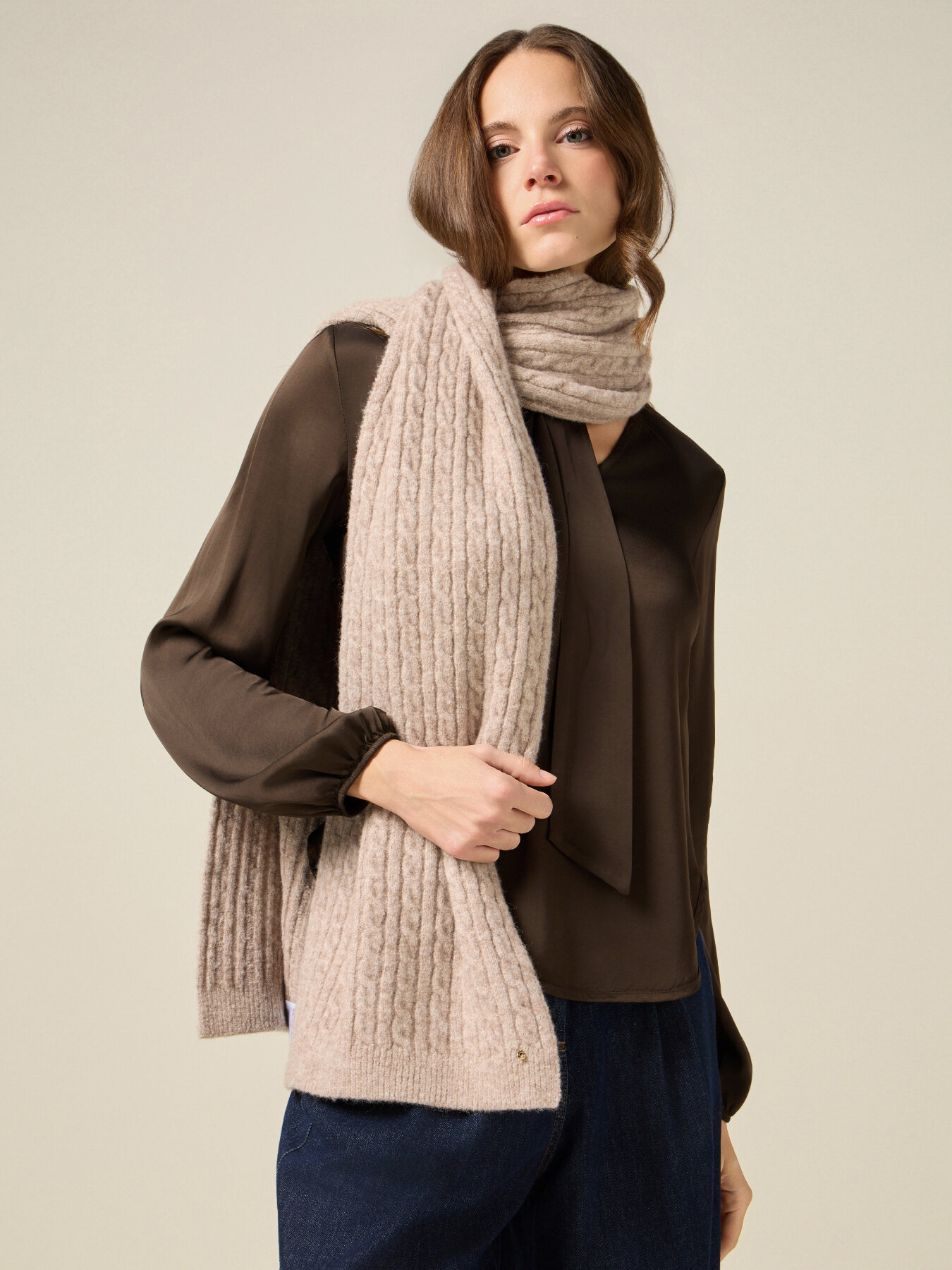 Long ribbed scarf image number 0