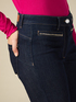 Jeans flared blu rinse con dettagli gioiello image number 2