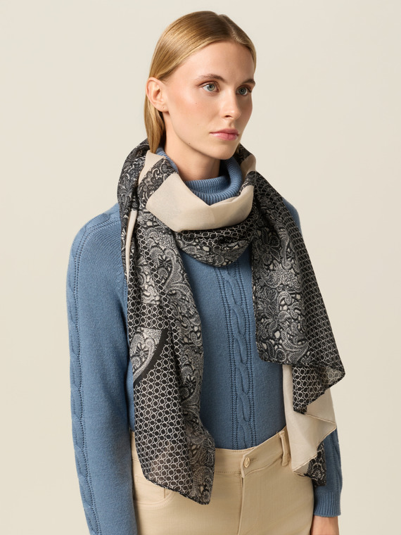 Patterned scarf with lace effect
