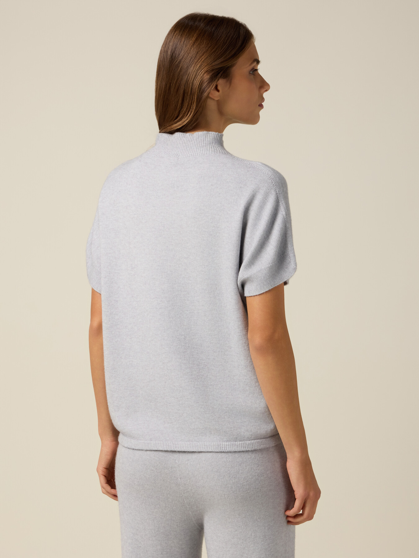 Short-sleeve turtleneck sweater image number 1