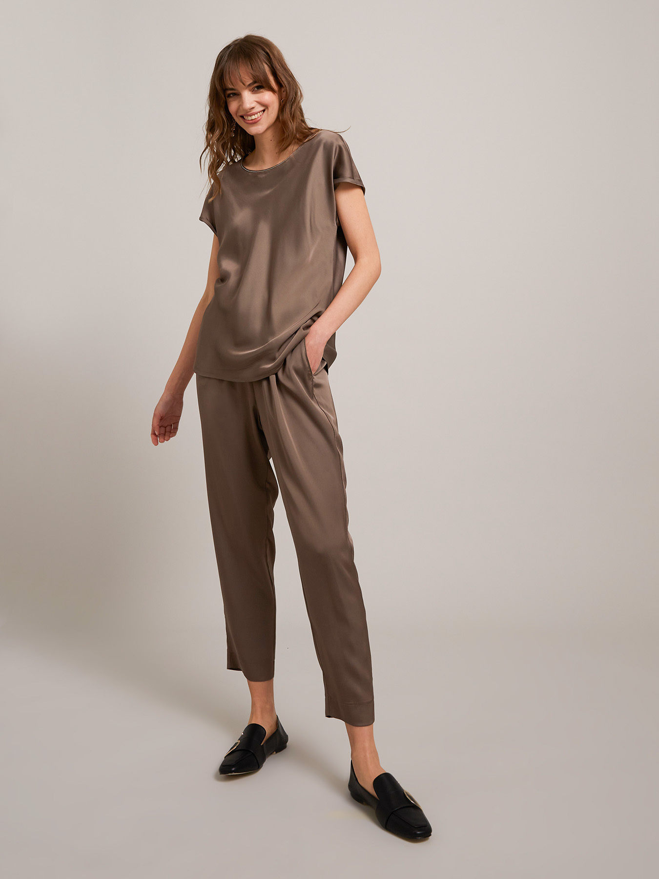 Blusa maniche corte in raso image number 2